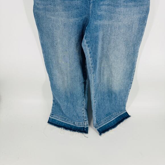 Blank NYC Denim Overalls Women’s Size 29 Blue Wide Leg Cropped Jumpsuit Raw Hem - Picture 7 of 11